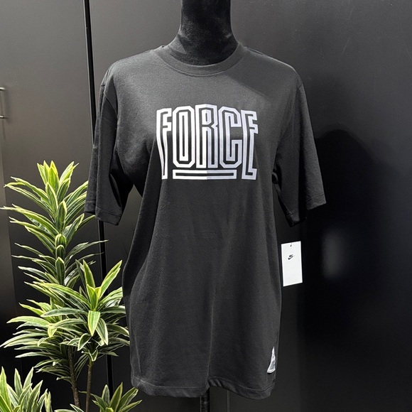 Nike Force Classic Fit,The Nike T 100% cotton round neck,Force patch @ left hip - Picture 1 of 9